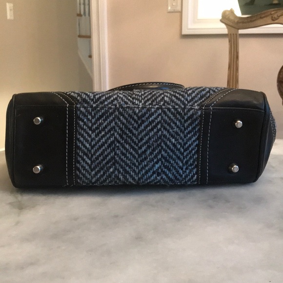 Coach Pocket Book - Picture 8 of 8